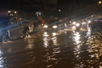 ถนนหลายสายเทศบาลตำบลท่าขอนยาง มีน้ำท่วมขังสัญจรลำบาก