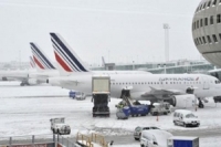 หิมะตกหนักทำยุโรปยกเลิกเที่ยวบินนับร้อย